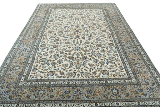 Surface texture of 2000s Kashan rug with natural Wool and intricate pattern