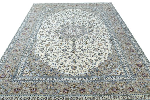 Surface texture of New Kashan rug with natural Wool and intricate pattern