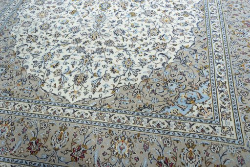 Close-up detail of New Kashan rug from Iran / Persia showing Wool weave