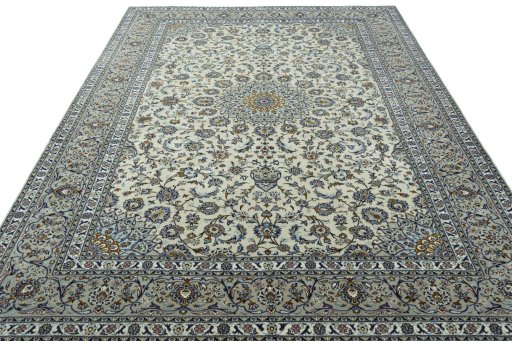 Surface texture of 2000s Kashan rug with natural Wool and intricate pattern