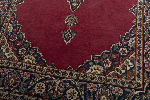 Close-up detail of 1930s Kashan rug from Iran / Persia showing Wool weave