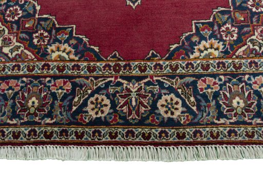 Full view of 1930s Kashan rug from Iran / Persia, 155 × 108 cm in Red tones