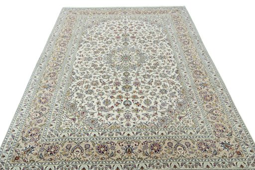 Surface texture of 2000s Kashan rug with natural Wool and intricate pattern