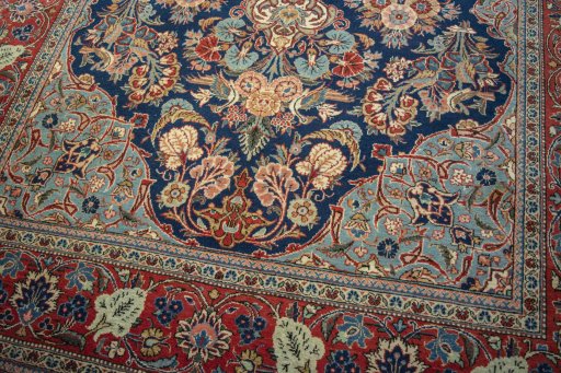 Close-up detail of 1930s Kashan rug from Iran / Persia showing Wool weave