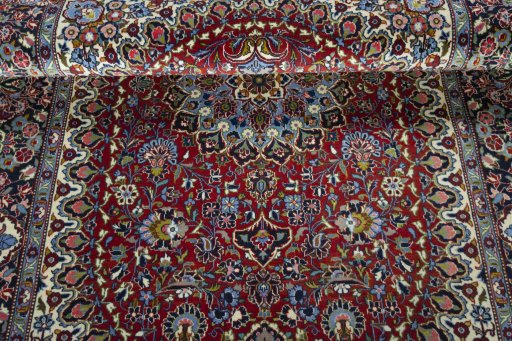 Close-up detail of 2000s Kashan rug from Iran / Persia showing Cork weave