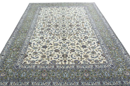 Surface texture of 2000s Kashan rug with natural Wool and intricate pattern