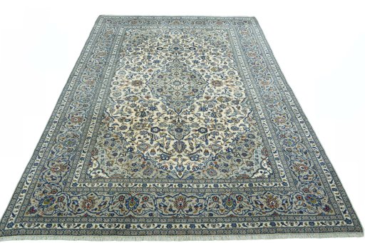 Surface texture of 2000s Kashan rug with natural Wool and intricate pattern