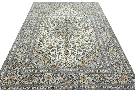 Surface texture of 2000s Kashan rug with natural Wool and intricate pattern