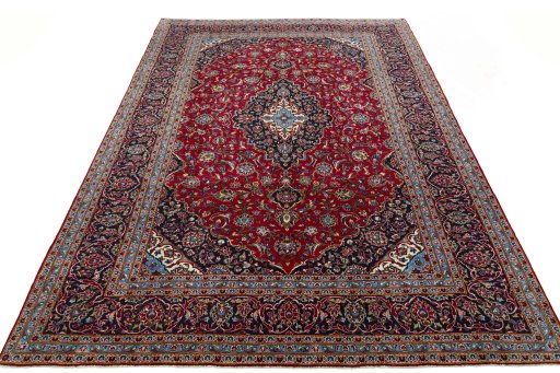 Surface texture of 2000s Kashan rug with natural Wool and intricate pattern