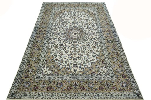 Surface texture of 2000s Kashan rug with natural Wool and intricate pattern