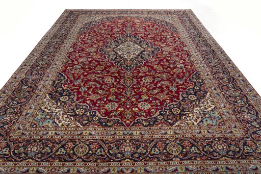 Surface texture of 2000s Kashan rug with natural Wool and intricate pattern
