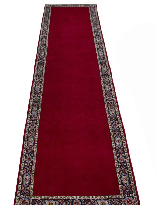 Surface texture of 2000s Kashan rug with natural Wool and intricate pattern