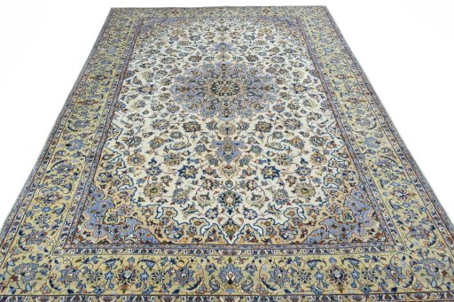 Surface texture of 1970s Kashan rug with natural Wool and intricate pattern
