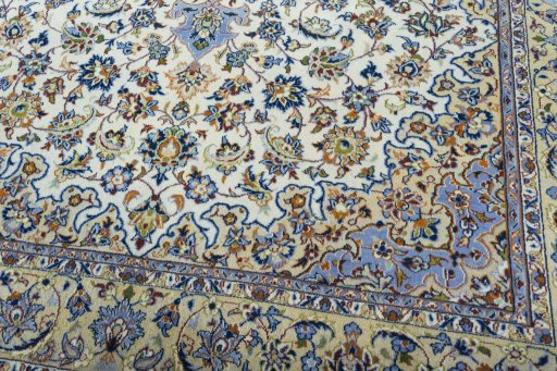 Close-up detail of 1970s Kashan rug from Iran / Persia showing Wool weave