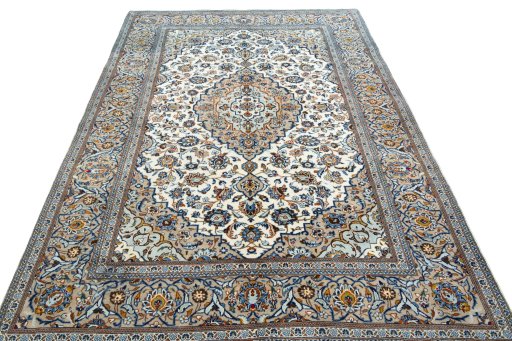 Surface texture of 2000s Kashan rug with natural Wool and intricate pattern