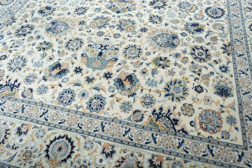 Close-up detail of 1970s Kashan rug from Iran / Persia showing Cork weave