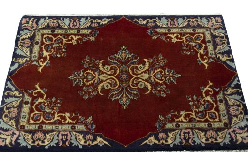 Surface texture of New Kashan rug with natural Wool and intricate pattern