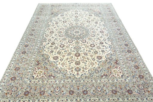 Surface texture of 2000s Kashan rug with natural Wool and intricate pattern