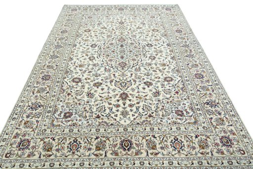 Surface texture of 2000s Kashan rug with natural Wool and intricate pattern