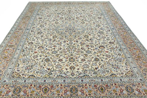 Surface texture of 2000s Kashan rug with natural Wool and intricate pattern