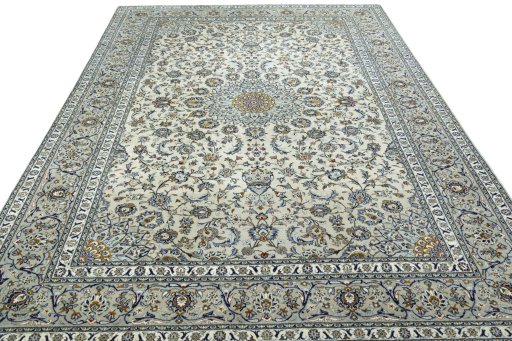 Surface texture of 2000s Kashan rug with natural Wool and intricate pattern