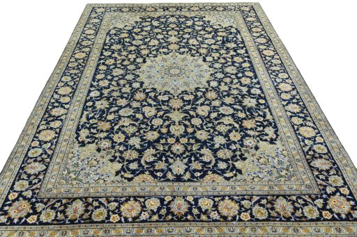 Surface texture of 2000s Kashan rug with natural Wool and intricate pattern