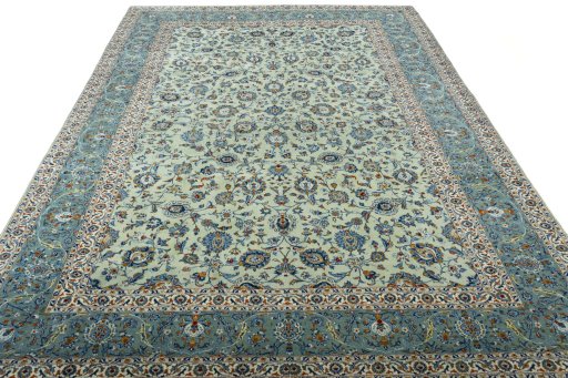 Surface texture of 2000s Kashan rug with natural Wool and intricate pattern