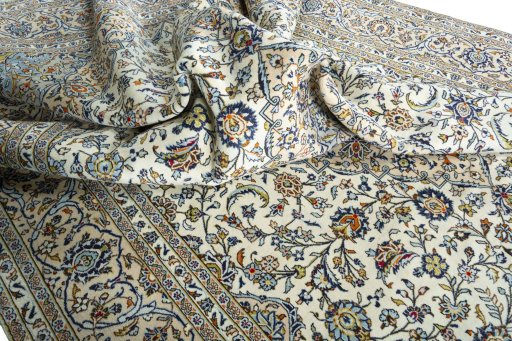 Surface texture of 2000s Kashan rug with natural Wool and intricate pattern