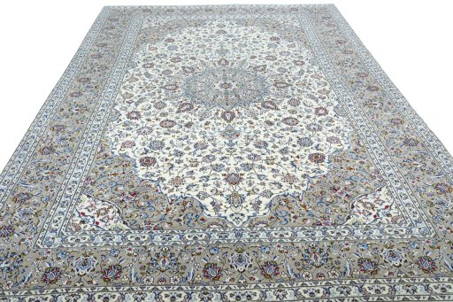 Surface texture of 2000s Kashan rug with natural Wool and intricate pattern