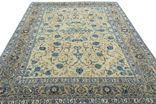 Surface texture of 2000s Kashan rug with natural Wool and intricate pattern