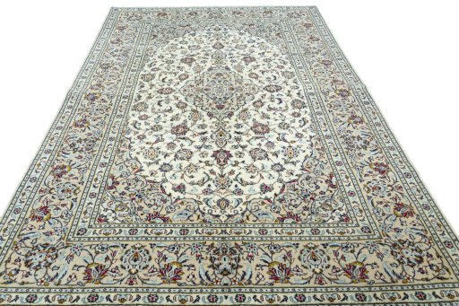 Surface texture of 2000s Kashan rug with natural Wool and intricate pattern
