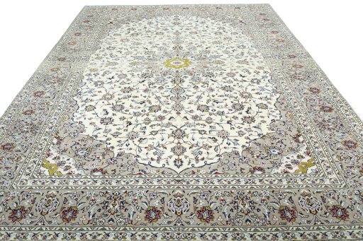 Surface texture of 2000s Kashan rug with natural Wool and intricate pattern