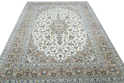 Surface texture of 2000s Kashan rug with natural Wool and intricate pattern