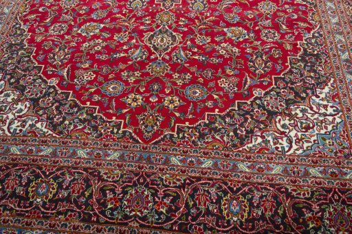 Close-up detail of 2000s Kashan rug from Iran / Persia showing Wool weave