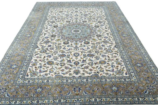 Surface texture of 2000s Kashan rug with natural Wool and intricate pattern