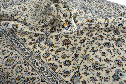 Surface texture of 2000s Kashan rug with natural Wool and intricate pattern