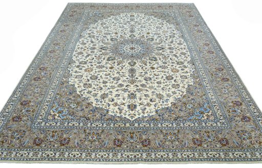 Surface texture of 2000s Kashan rug with natural Wool and intricate pattern