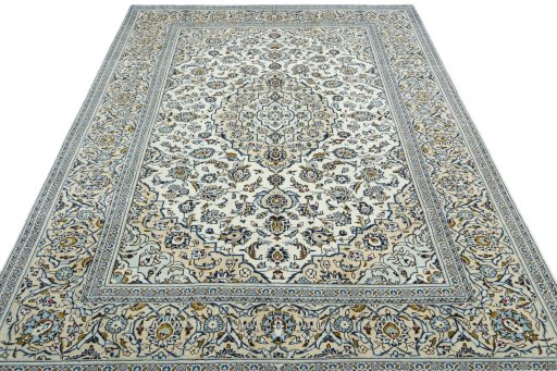 Surface texture of 2000s Kashan rug with natural Wool and intricate pattern