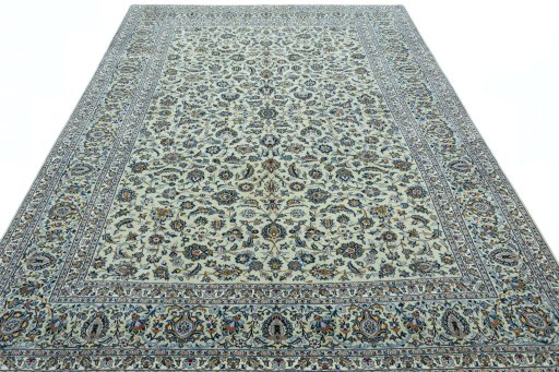 Surface texture of 2000s Kashan rug with natural Wool and intricate pattern