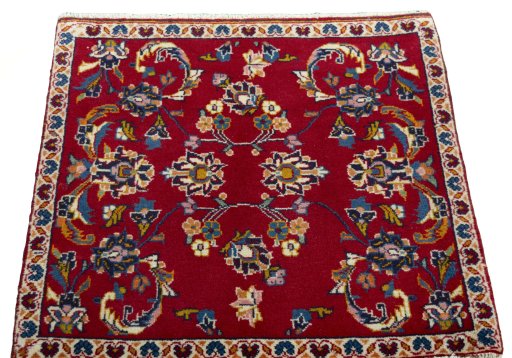 Surface texture of 2000s Kashan rug with natural Wool and intricate pattern