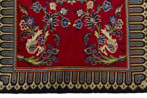 Central medallion detail of New Kashan rug from Iran / Persia