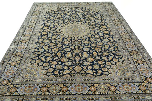 Surface texture of 2000s Kashan rug with natural Wool and intricate pattern
