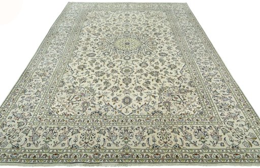 Surface texture of 2000s Kashan rug with natural Wool and intricate pattern