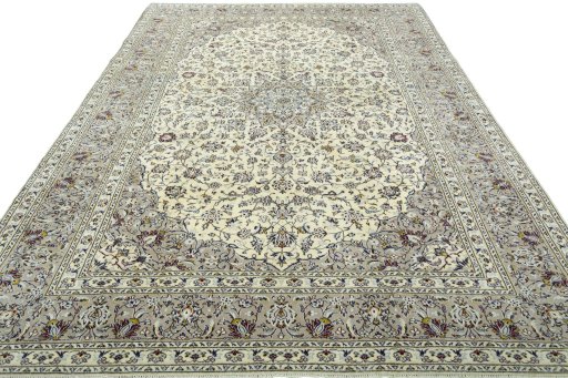 Surface texture of 2000s Kashan rug with natural Wool and intricate pattern
