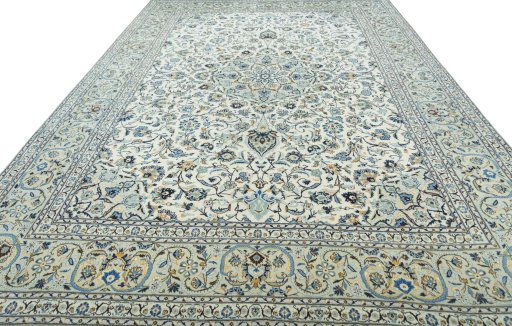 Surface texture of 2000s Kashan rug with natural Wool and intricate pattern
