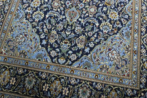 Close-up detail of New Kashan rug from Iran / Persia showing Cork weave