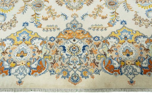 Full view of 1970s Kashan rug from Iran / Persia, 463 × 327 cm in Beige tones