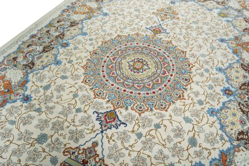 Backside of handmade 1970s Kashan rug showing knot structure and weave density