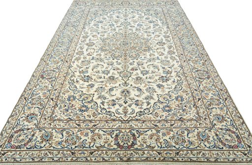 Surface texture of New Kashan rug with natural Wool and intricate pattern