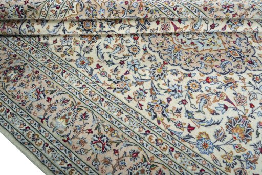 Close-up detail of New Kashan rug from Iran / Persia showing Wool weave